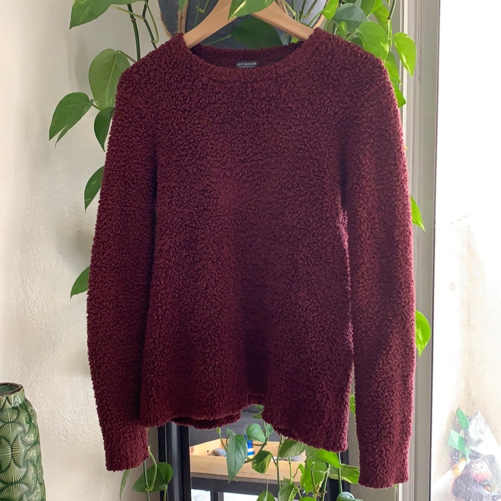 extremely soft Earthbound maroon sweater